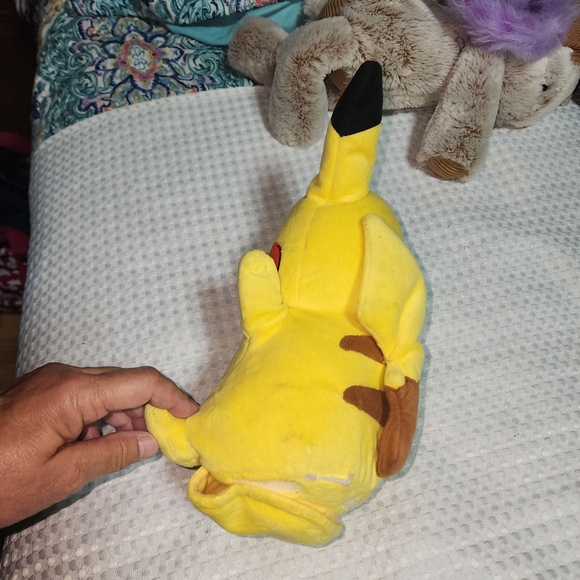 POKEMON GUC MY FRIEND PIKACHU TALKING PLUSH TOY COLLECTIBLE - Picture 2 of 7